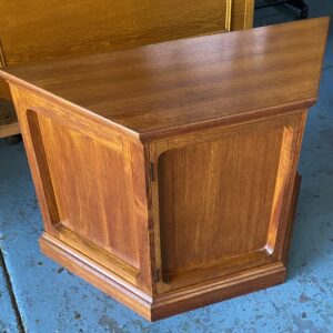 Small Single Door Chiswell Cabinet