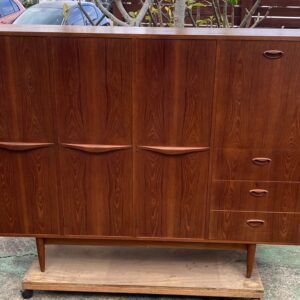 Large Chiswell Fitted Cabinet in Lovely Original Order(1670l x 430d x 1290h)