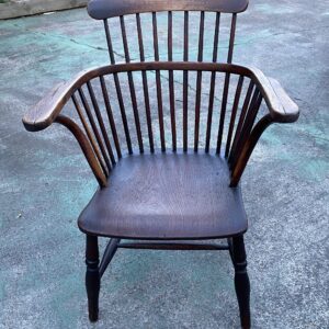 Early Comb Back Windsor Chair